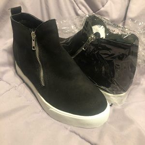 Brand new soda brand shoes. 👞